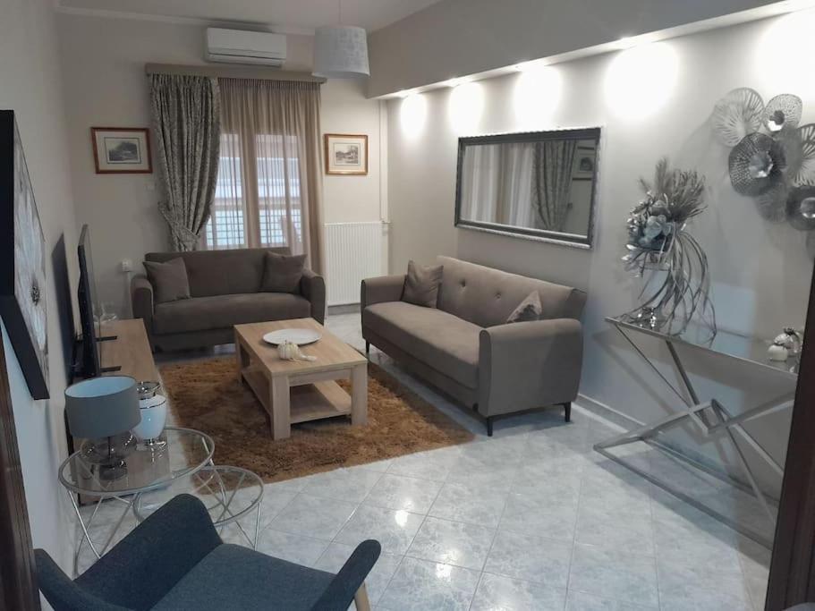 Maison De Luxx , A11 City Center ลาริซา ภายนอก รูปภาพ